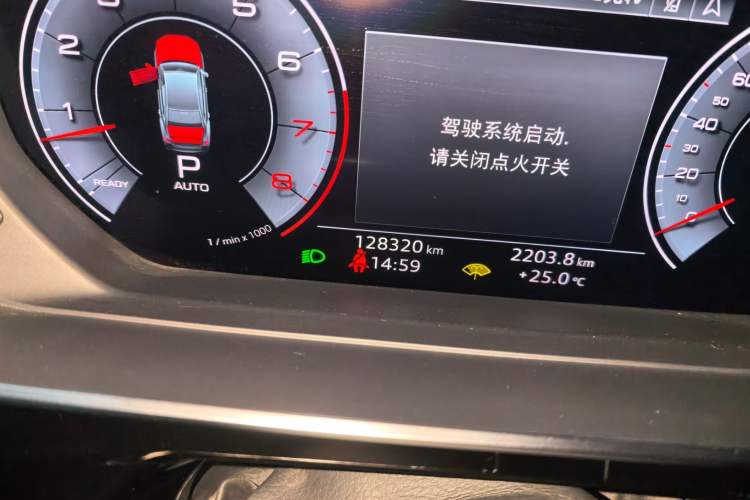 Used Audi A8 2018 A8L 55 TFSI quattro Launch Edition Prestige Model Odometer Close Up