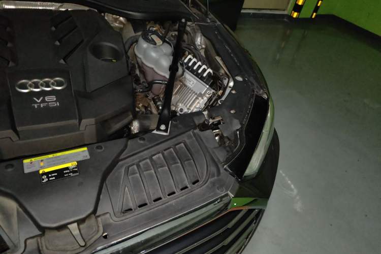 Used Audi A8 2018 A8L 55 TFSI quattro Luxury Edition Engine Bay Left