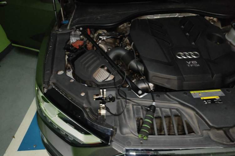 Used Audi A8 2018 A8L 55 TFSI quattro Luxury Edition Engine Bay Right