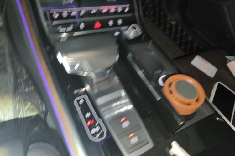 Used Audi A8 2018 A8L 55 TFSI quattro Luxury Edition Gear Lever