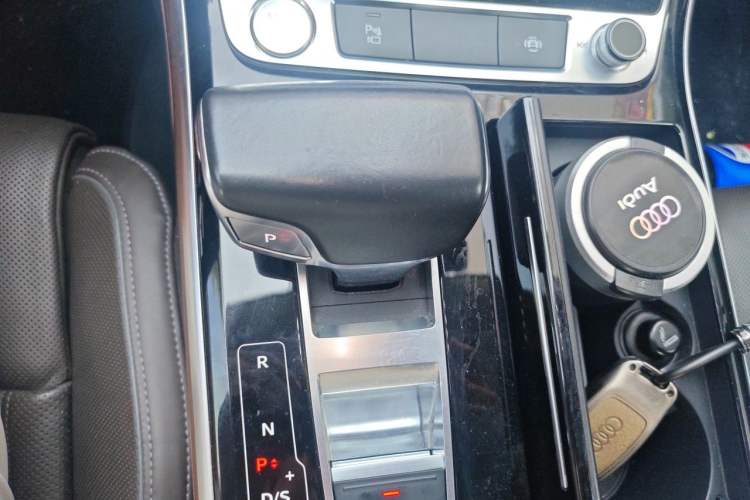 Used Audi A8 2018 A8L 55 TFSI quattro Luxury Edition Gear Lever