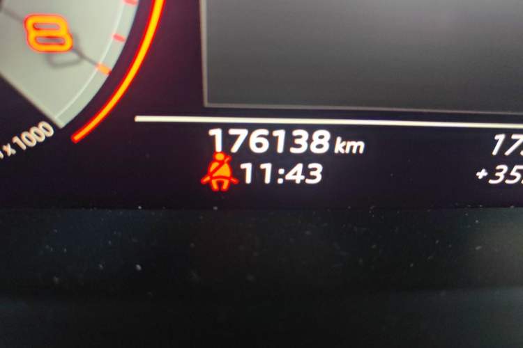 Used Audi A8 2018 A8L 55 TFSI quattro Luxury Edition Odometer Close Up