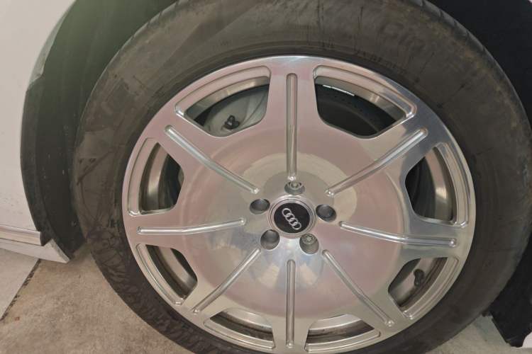Used Audi A8 2018 A8L 55 TFSI quattro Launch Edition Prestige Model Right Front Wheel Hub