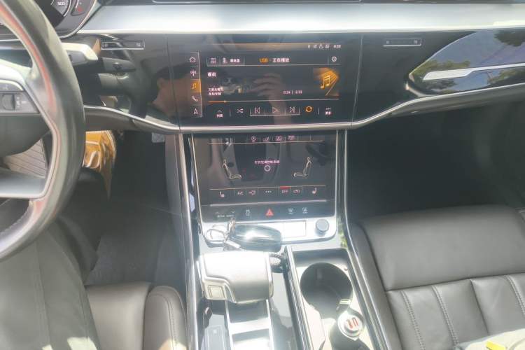 Used Audi A8 2019 Facelifted Plus A8L 50 TFSI quattro Comfort Version Audio And AC Panel