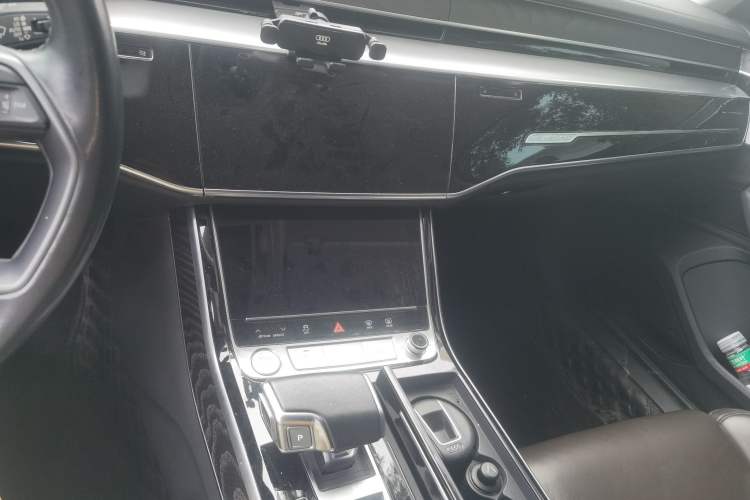 Used Audi A8 2019 A8L 50 TFSI quattro Comfort Model Audio And AC Panel