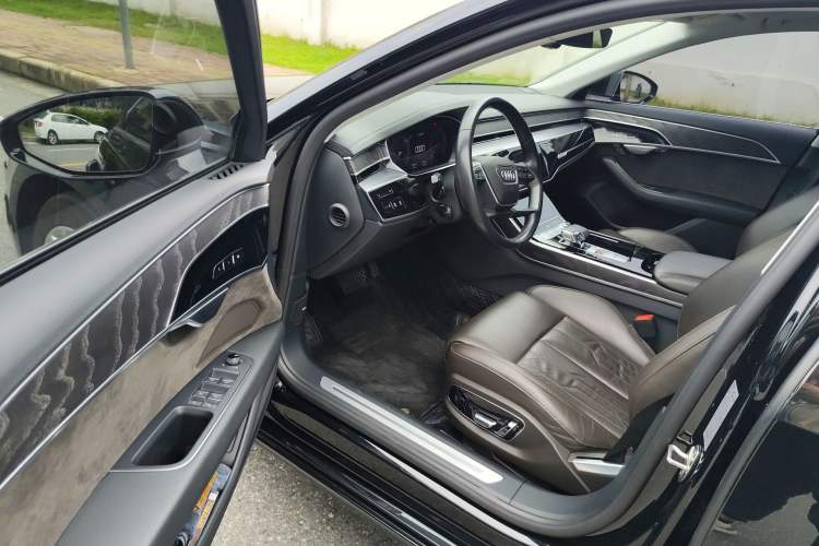 Used Audi A8 2019 Facelifted Plus A8L 50 TFSI quattro Comfort Version Driver Seat