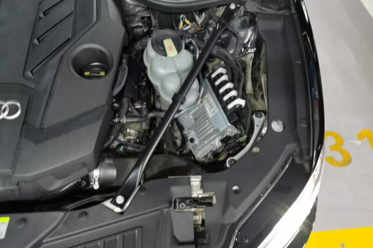 Used Audi A8 2019 Facelifted Plus A8L 50 TFSI quattro Comfort Version Engine Bay Left