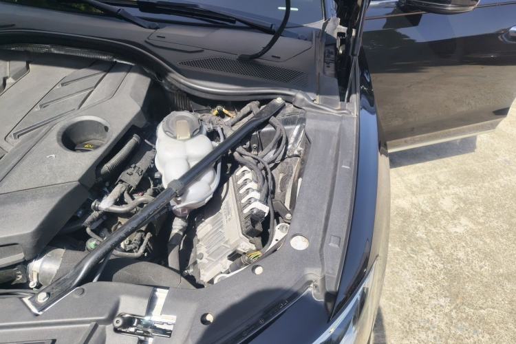 Used Audi A8 2019 Facelifted Plus A8L 50 TFSI quattro Comfort Version Engine Bay Left