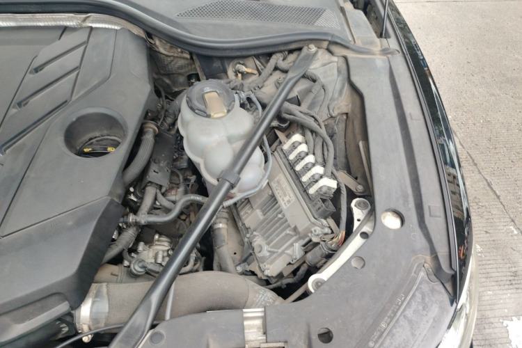 Used Audi A8 2019 Facelifted Plus A8L 50 TFSI quattro Luxury Edition Engine Bay Left
