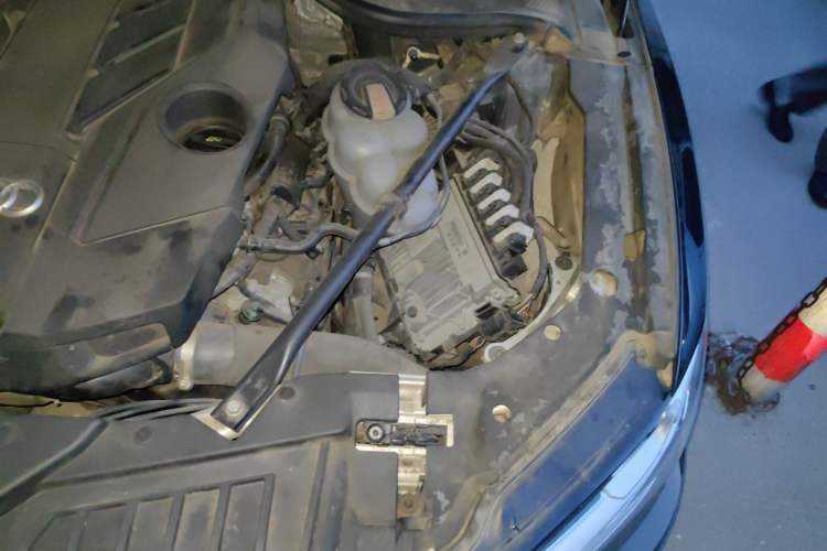 Used Audi A8 2019 Facelifted Plus A8L 50 TFSI quattro Comfort Version Engine Bay Left