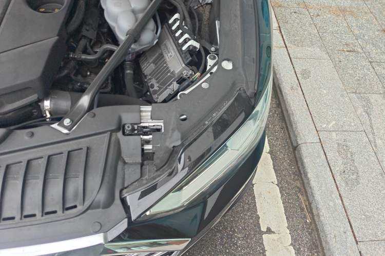 Used Audi A8 2019 Plus A8L 55 TFSI quattro Luxury Model Engine Bay Left