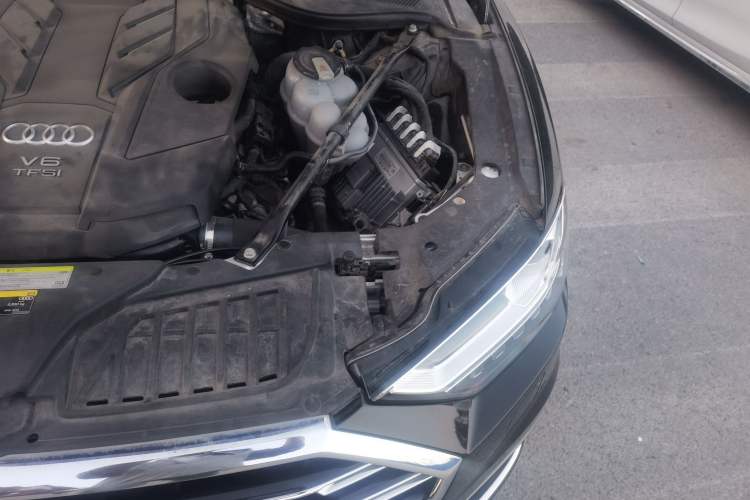 Used Audi A8 2019 Facelifted Plus A8L 50 TFSI quattro Luxury Edition Engine Bay Left