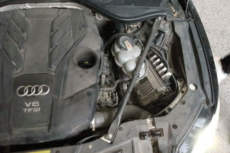 Used Audi A8 2019 Facelifted Plus A8L 50 TFSI quattro Comfort Version Engine Bay Left
