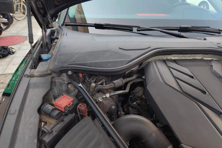 Used Audi A8 2019 A8L 50 TFSI quattro Luxury Model Engine Bay Right