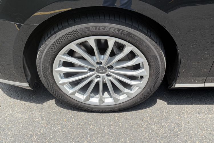 Used Audi A8 2019 Plus A8L 50 TFSI quattro Comfort Model Exterior 4