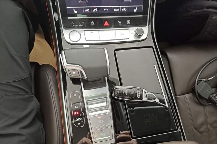 Used Audi A8 2019 Plus A8L 50 TFSI quattro Comfort Model Gear Lever