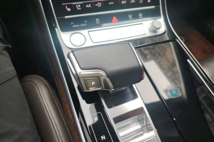 Used Audi A8 2019 Facelifted Plus A8L 50 TFSI quattro Luxury Edition Gear Lever