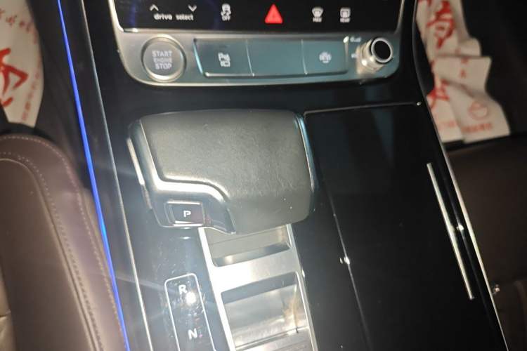 Used Audi A8 2019 Plus A8L 50 TFSI quattro Comfort Model Gear Lever