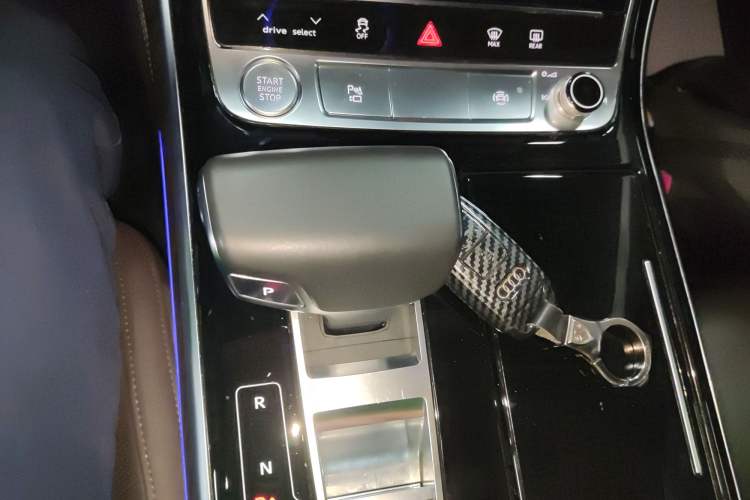 Used Audi A8 2019 Plus A8L 50 TFSI quattro Luxury Model Gear Lever