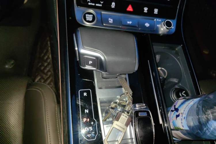 Used Audi A8 2019 Facelifted Plus A8L 50 TFSI quattro Comfort Version Gear Lever