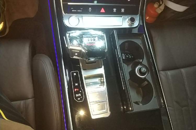 Used Audi A8 2019 Plus A8L 50 TFSI quattro Comfort Model Gear Lever