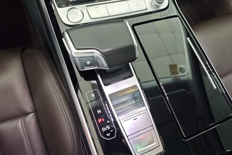 Used Audi A8 2019 Plus A8L 50 TFSI quattro Comfort Model Gear Lever