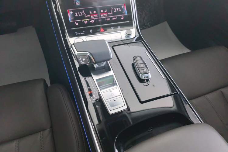 Used Audi A8 2019 Plus A8L 50 TFSI quattro Comfort Model Gear Lever