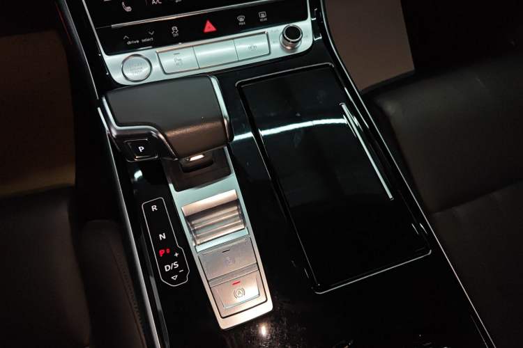 Used Audi A8 2019 Plus A8L 50 TFSI quattro Comfort Model Gear Lever