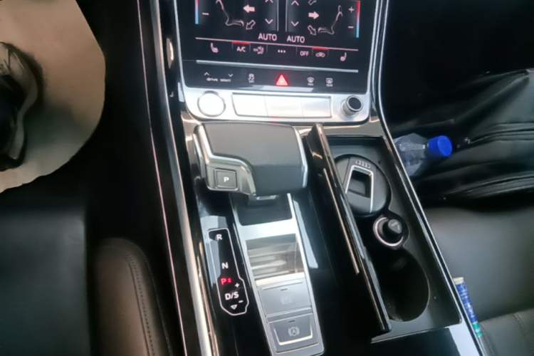 Used Audi A8 2019 Plus A8L 50 TFSI quattro Comfort Model Gear Lever
