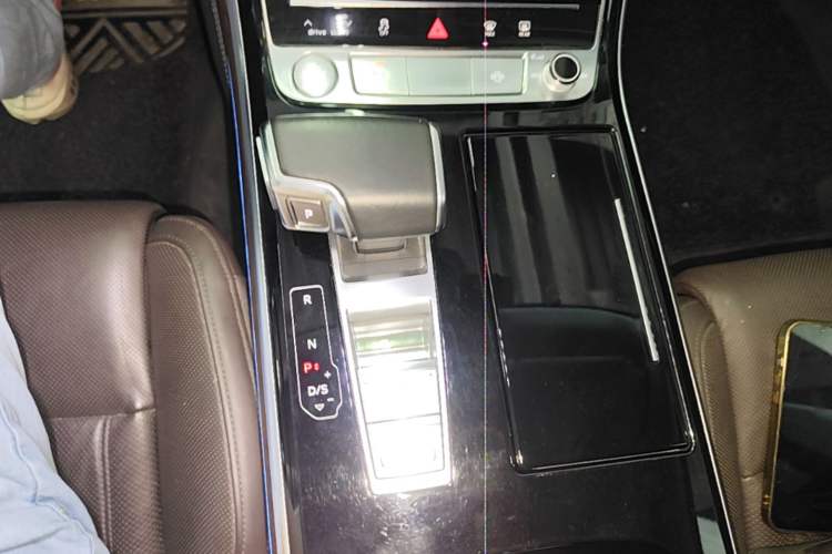 Used Audi A8 2019 Plus A8L 50 TFSI quattro Luxury Model Gear Lever