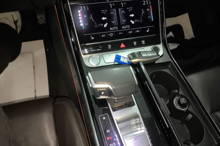 Used Audi A8 2019 Plus A8L 50 TFSI quattro Comfort Model Gear Lever