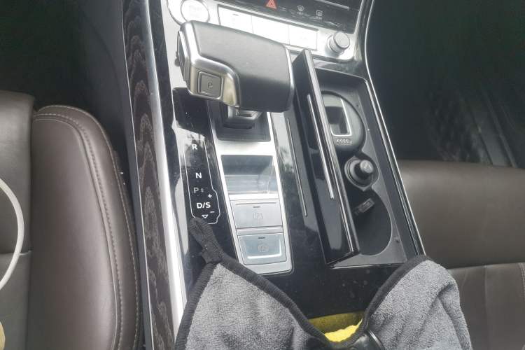 Used Audi A8 2019 A8L 50 TFSI quattro Comfort Model Gear Lever