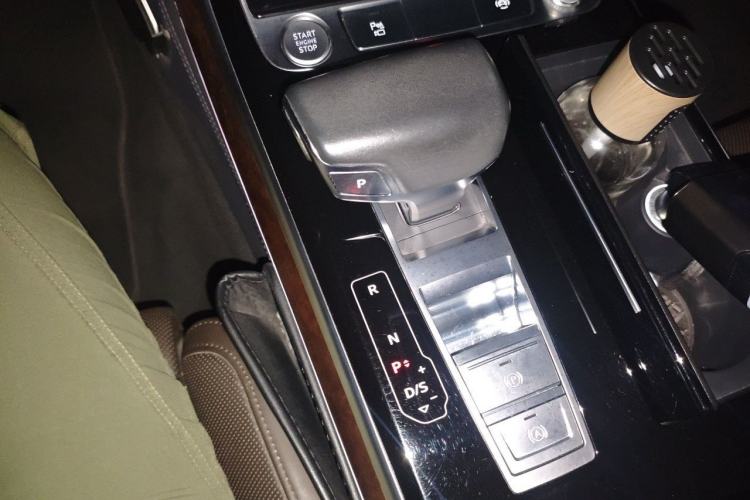 Used Audi A8 2019 A8L 50 TFSI quattro Luxury Model Gear Lever