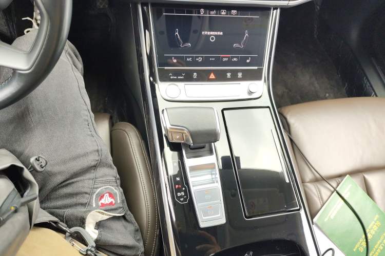 Used Audi A8 2019 Facelifted Plus A8L 50 TFSI quattro Comfort Version Gear Lever