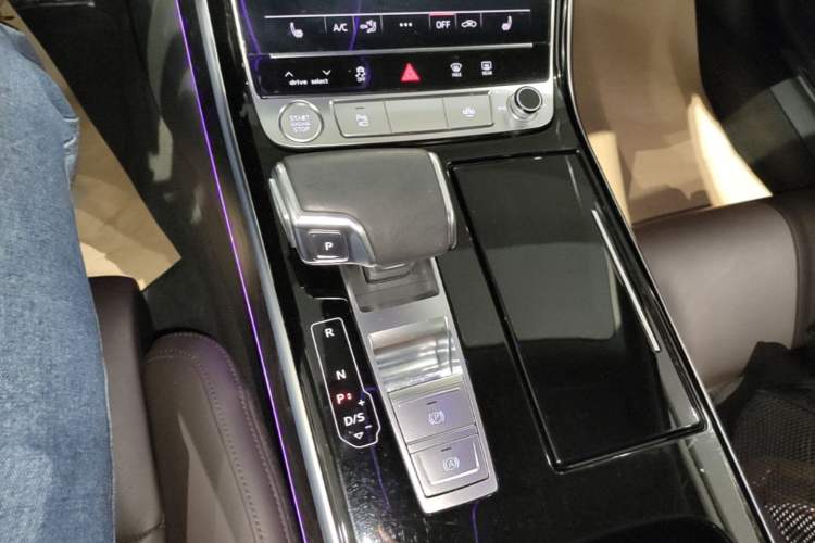 Used Audi A8 2019 Plus A8L 50 TFSI quattro Comfort Model Gear Lever