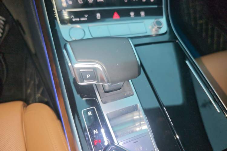 Used Audi A8 2019 Plus A8L 50 TFSI quattro Luxury Model Gear Lever