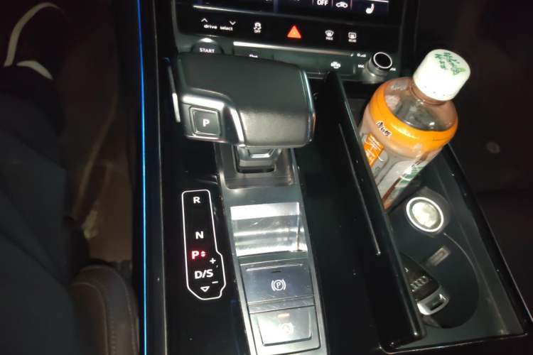 Used Audi A8 2019 Plus A8L 50 TFSI quattro Comfort Model Gear Lever