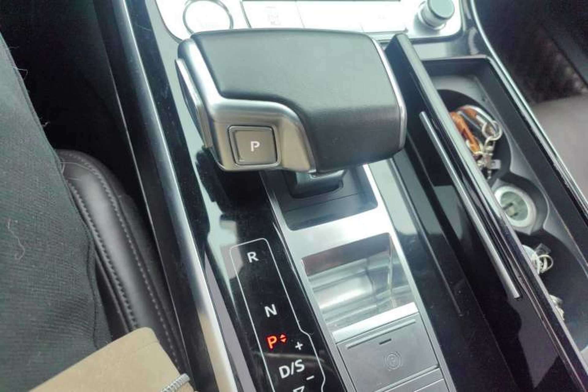 Used Audi A8 2019 Plus A8L 50 TFSI quattro Comfort Model Gear Lever