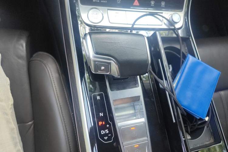 Used Audi A8 2019 Facelifted Plus A8L 50 TFSI quattro Comfort Version Gear Lever