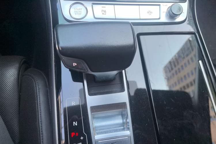 Used Audi A8 2019 Plus A8L 50 TFSI quattro Comfort Model Gear Lever