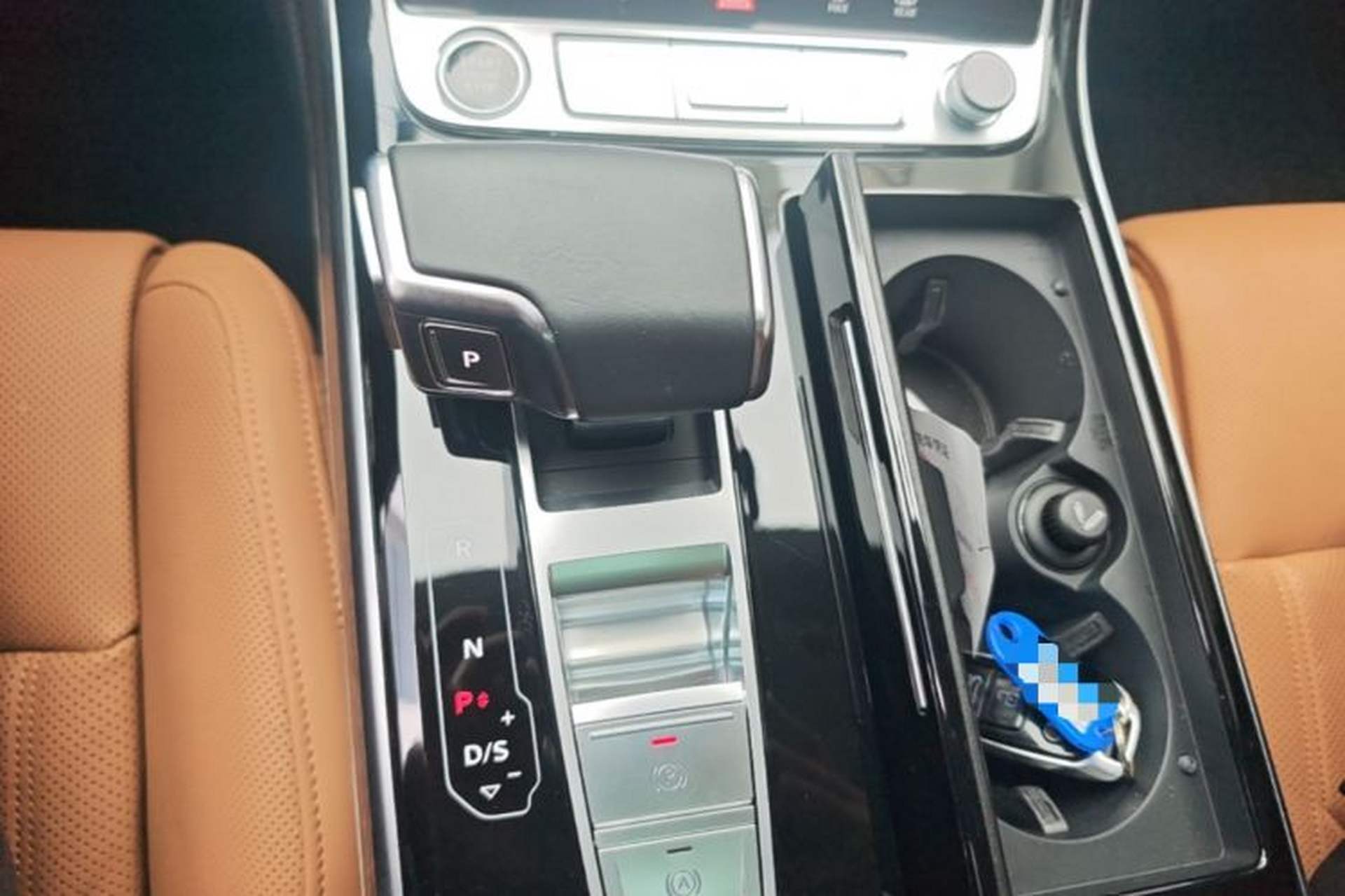 Used Audi A8 2019 Facelifted Plus A8L 55 TFSI quattro Prestige Edition Gear Lever