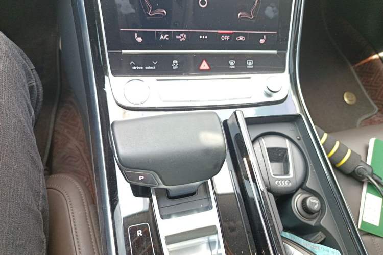 Used Audi A8 2019 Plus A8L 50 TFSI quattro Comfort Model Gear Lever