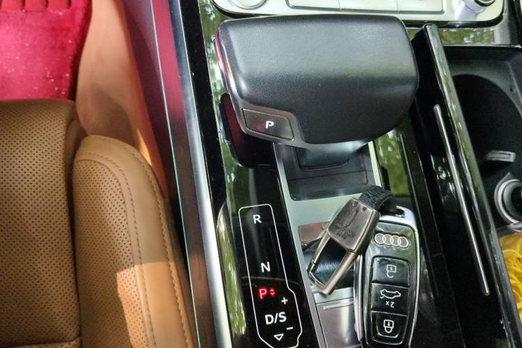 Used Audi A8  Gear Lever