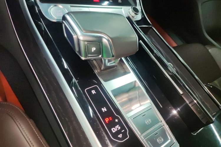 Used Audi A8 2019 Plus A8L 50 TFSI quattro Comfort Model Gear Lever