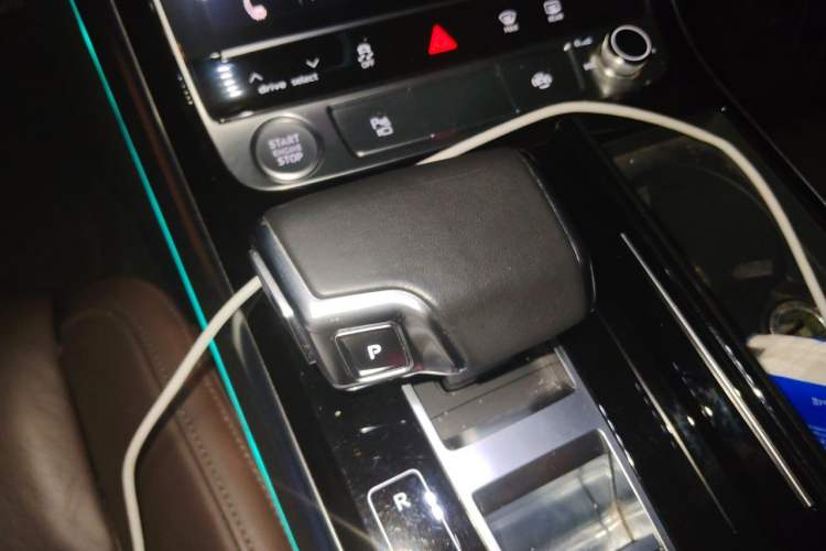 Used Audi A8 2019 Plus A8L 50 TFSI quattro Comfort Model Gear Lever