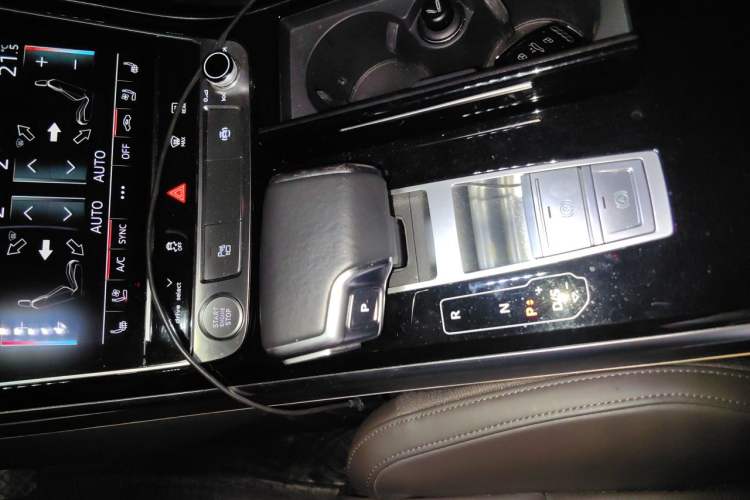 Used Audi A8 2019 Facelifted Plus A8L 50 TFSI quattro Comfort Version Gear Lever