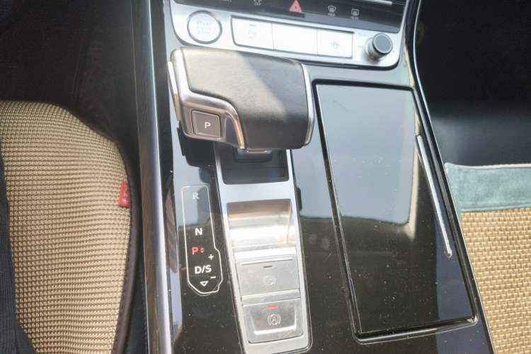 Used Audi A8 2019 Plus A8L 50 TFSI quattro Comfort Model Gear Lever