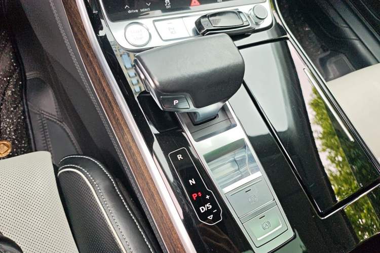 Used Audi A8 2019 Plus A8L 55 TFSI quattro Luxury Model Gear Lever