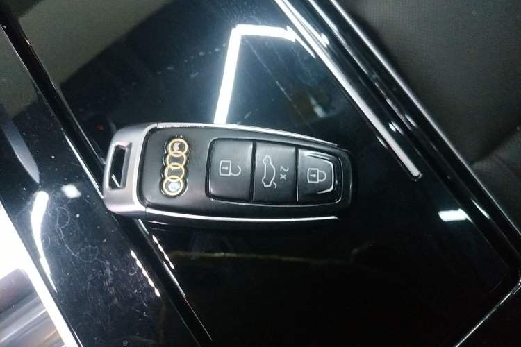 Used Audi A8 2019 Plus A8L 55 TFSI quattro Luxury Model Interior 1
