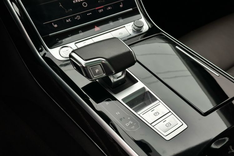 Used Audi A8 2019 Facelifted Plus A8L 50 TFSI quattro Comfort Version Interior 8